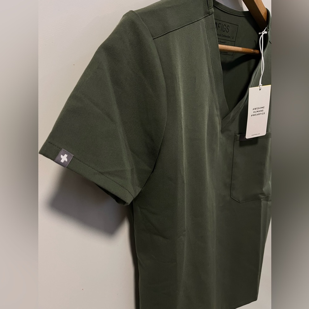 Lot of 3 FIGS W KADE CARGO SCRUB BLACK and 2 CATARINA PETITE SCRUB GREEN Small - Picture 4 of 10